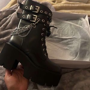 boots size 6